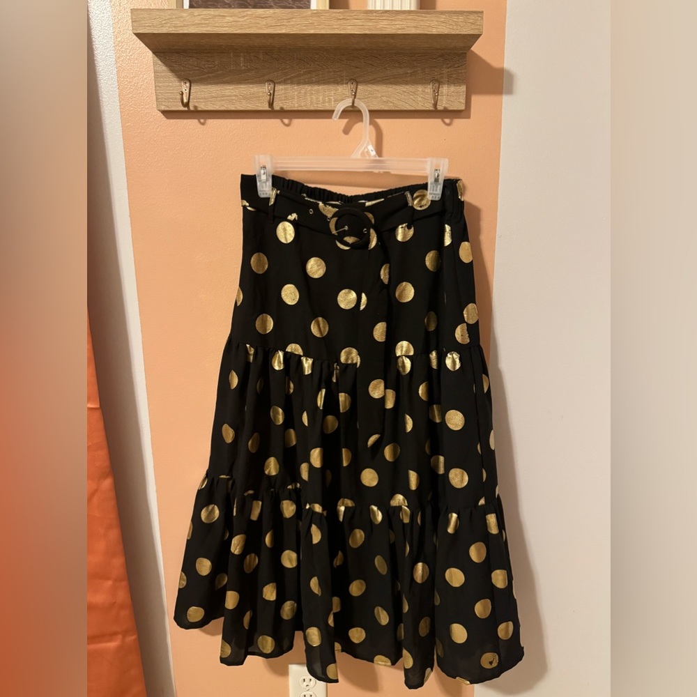 Women’s polka dot midi skirt with a belt and pockets